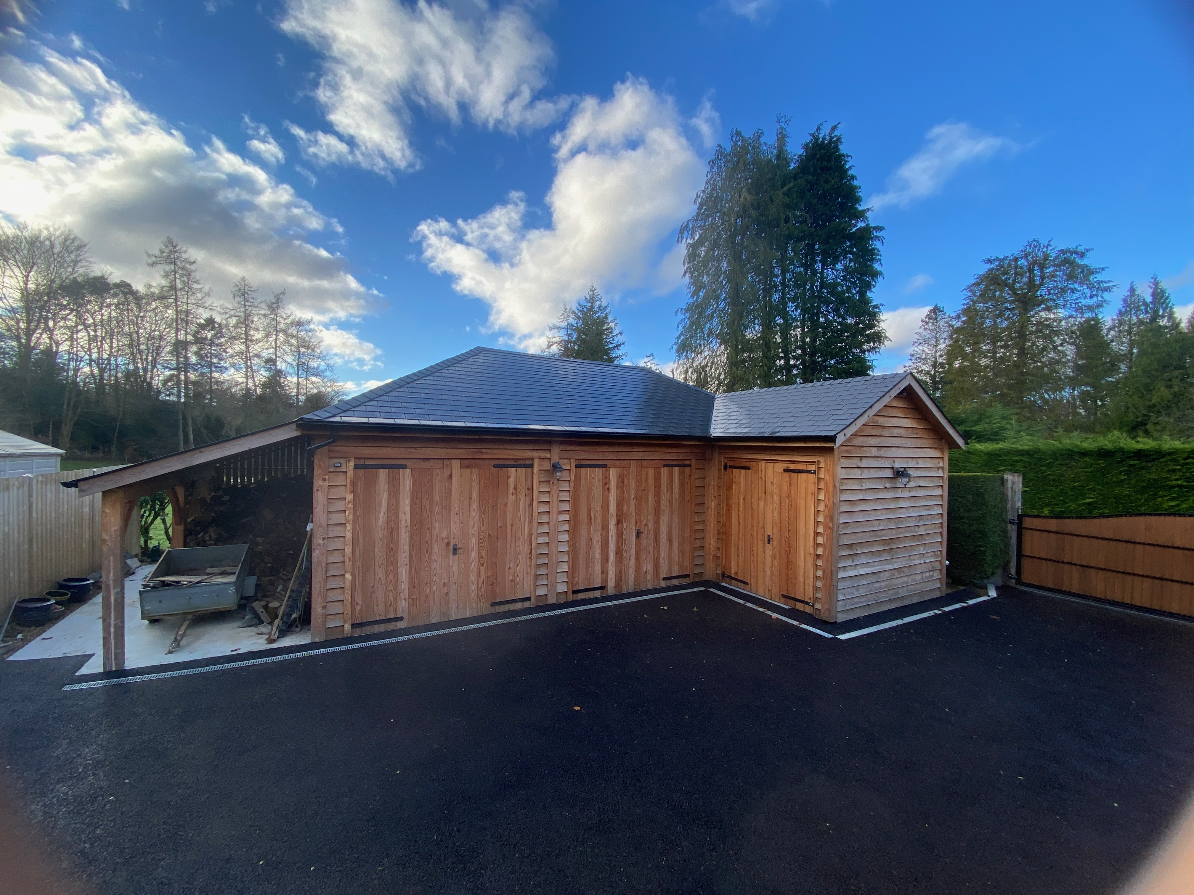 Oak-framed garage or carport by Woodstyle Joinery