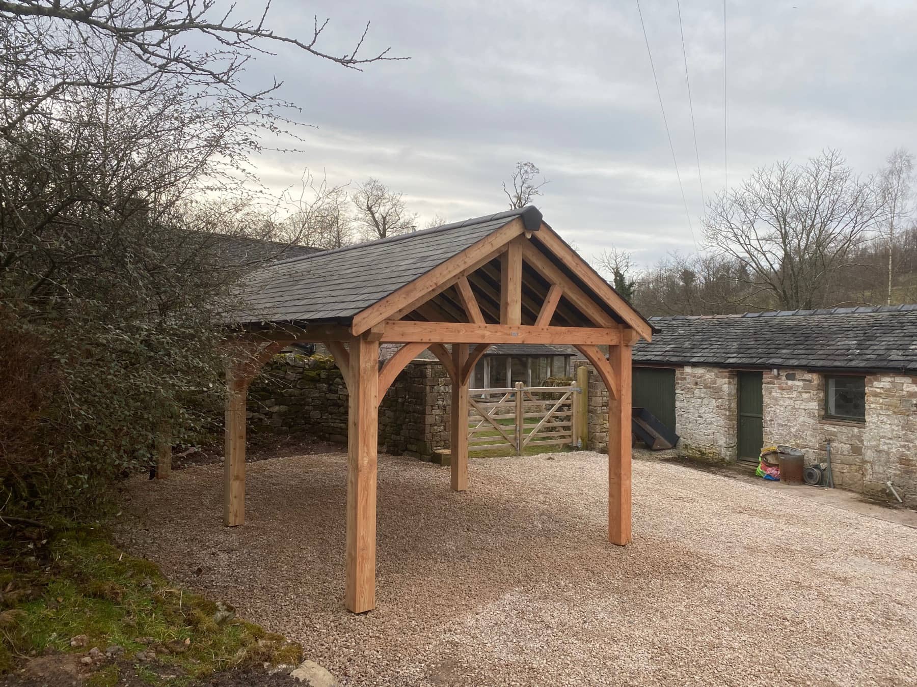 Outdoor eating area by Woodstyle Joinery