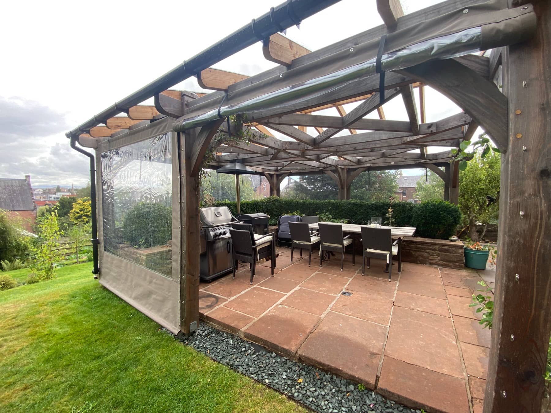 Outdoor eating area by Woodstyle Joinery