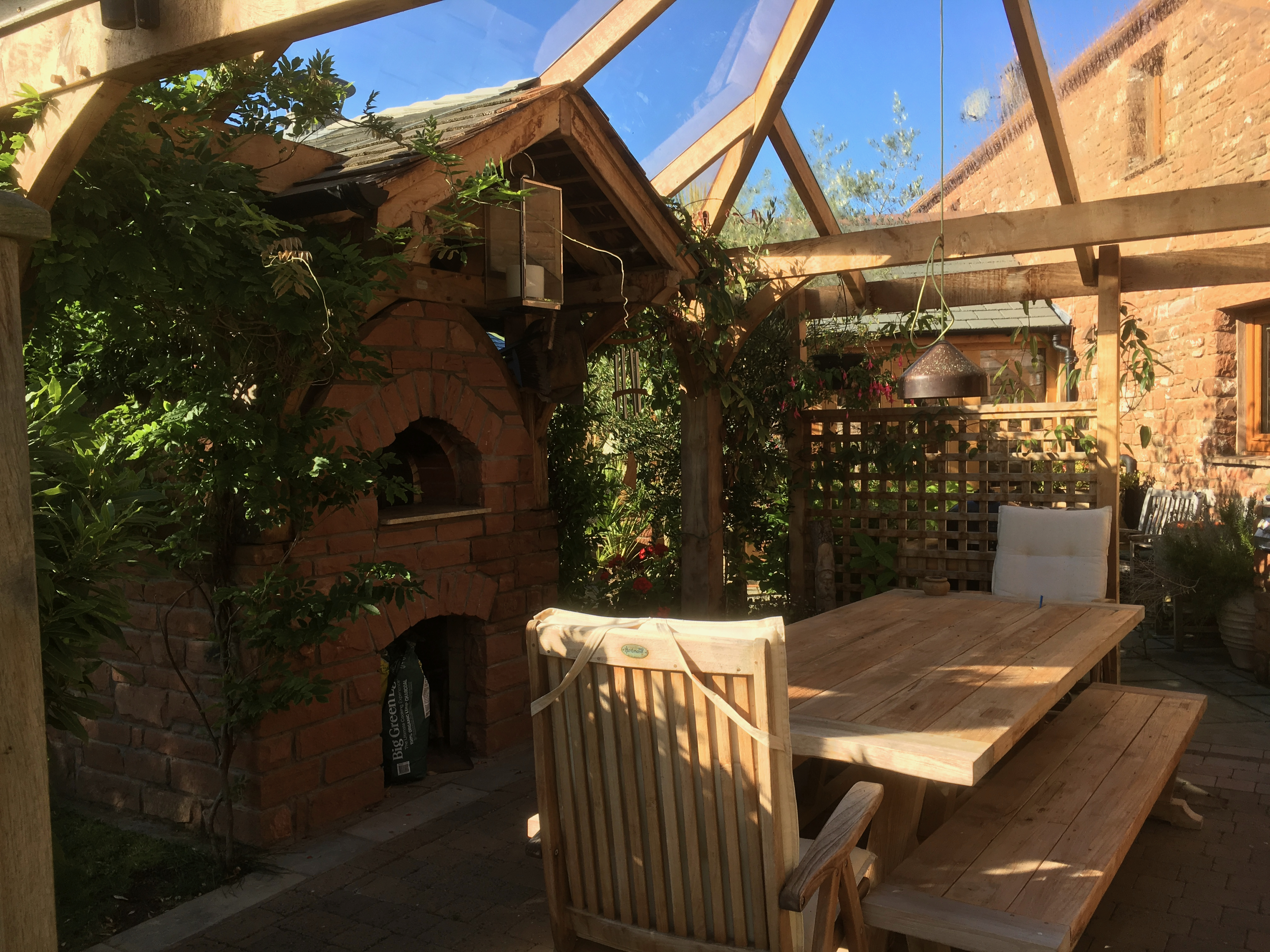 Oak-framed veranda by Woodstyle Joinery